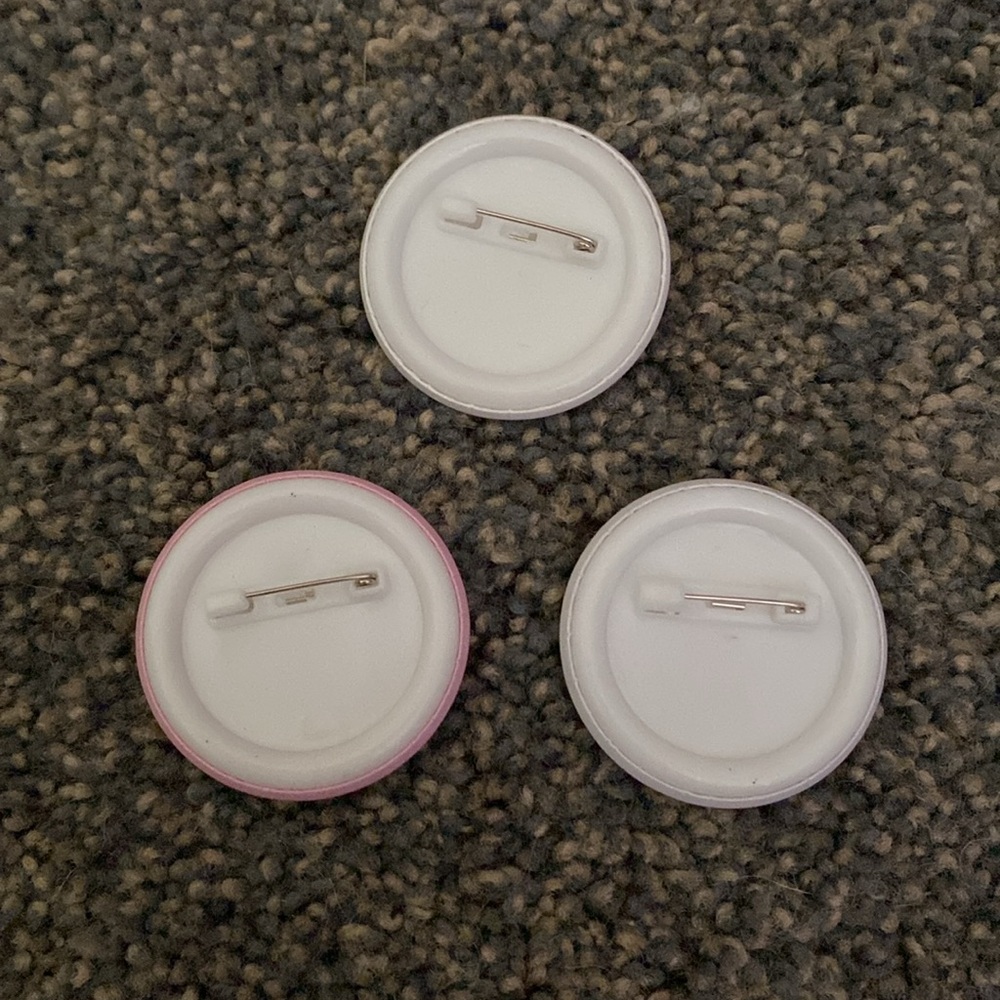 button pin set - Picture 2 of 2